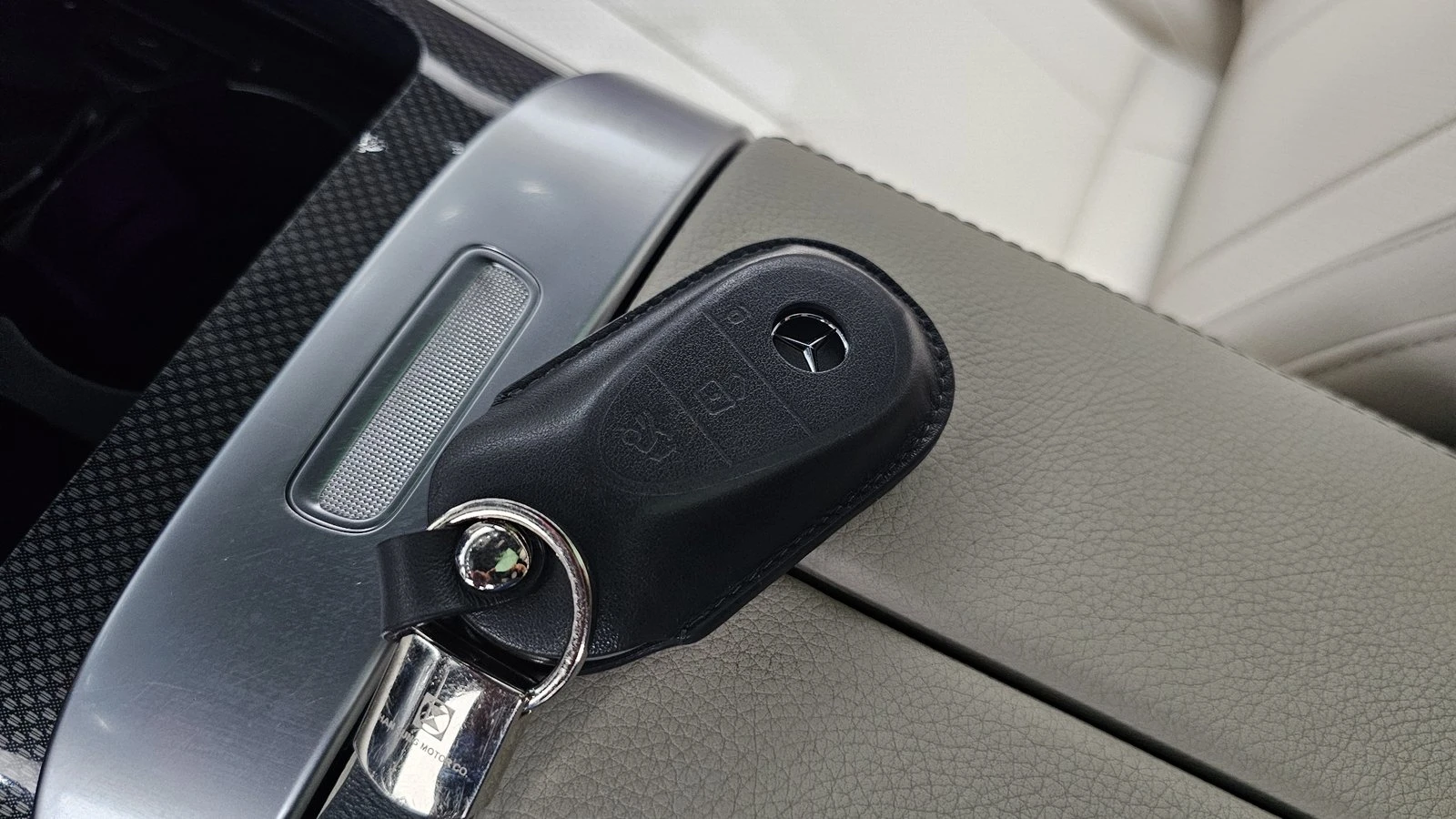 Mercedes-Benz CLE 200 ЛЮК* 360* KEYLESS* ПОДГРЕВ ВОЛАН* КРАЙНА ЦЕНА, снимка 15 - Автомобили и джипове - 55271932
