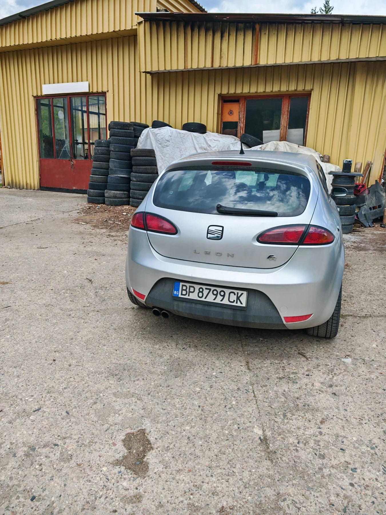 Seat Leon 2.0 TDI, снимка 4 - Автомобили и джипове - 56631673