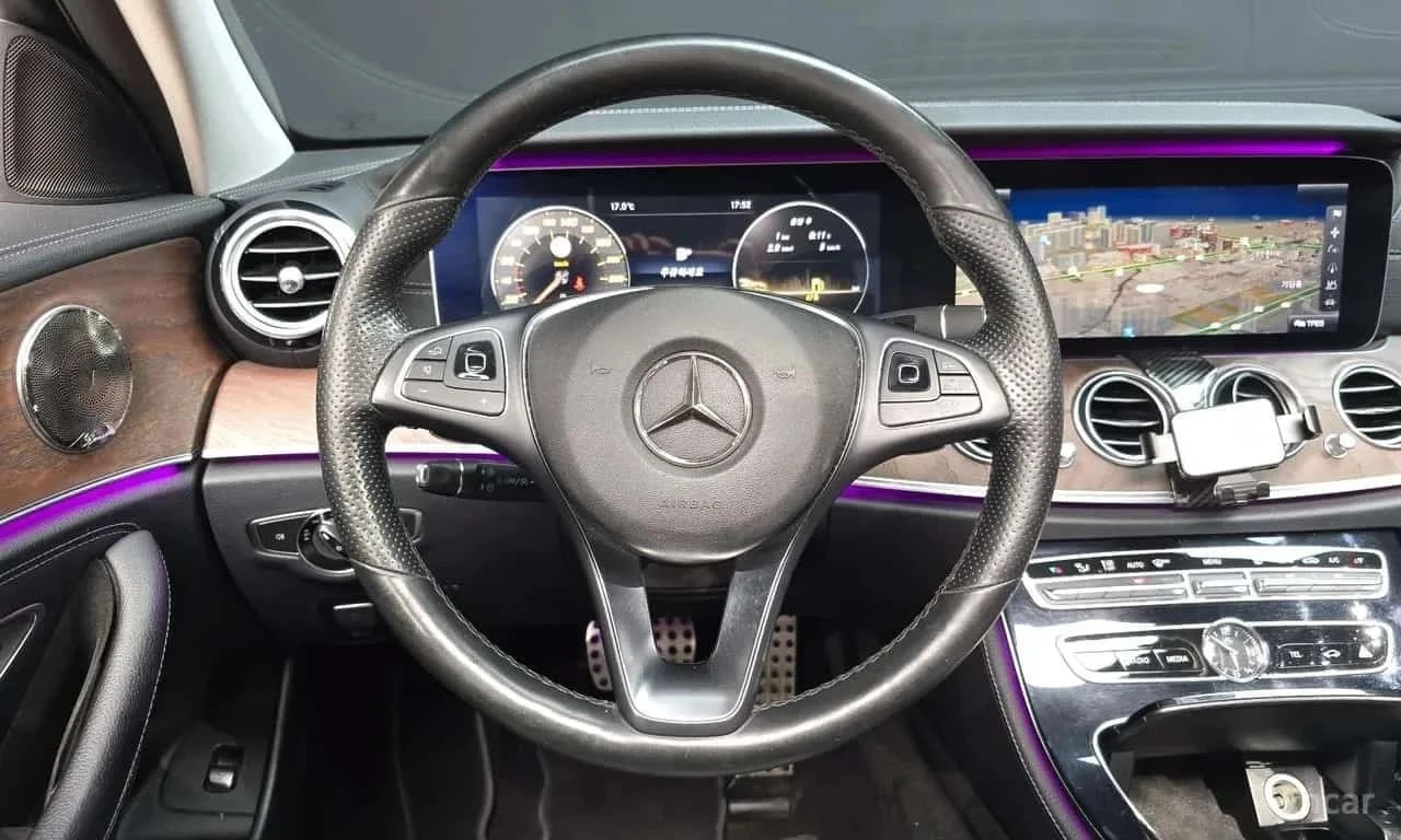 Mercedes-Benz E 300, снимка 13 - Автомобили и джипове - 56690351