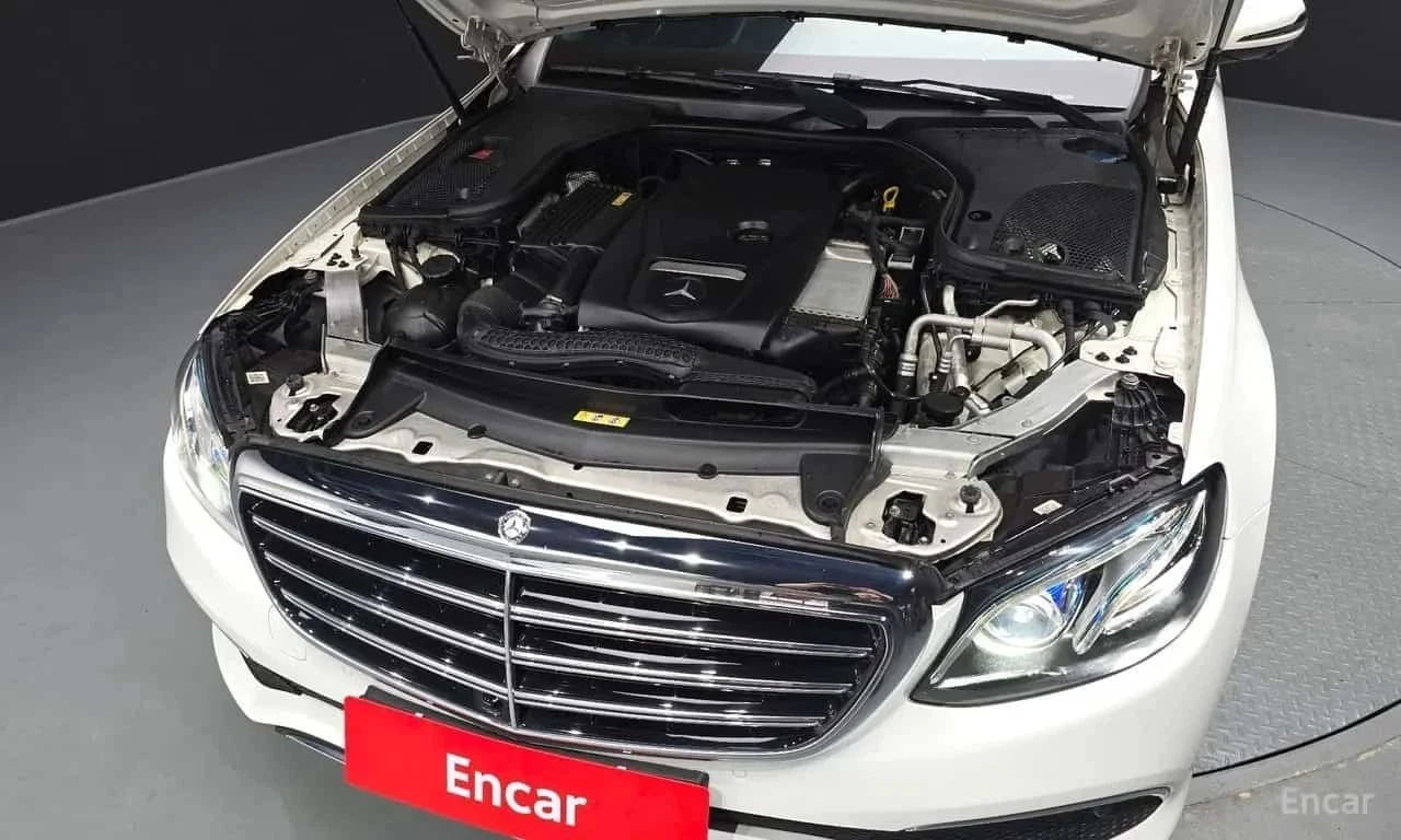 Mercedes-Benz E 300, снимка 6 - Автомобили и джипове - 56690351