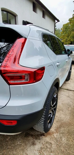 Volvo XC40 91000км, снимка 4