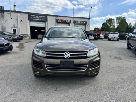 VW Touareg * NAVIGATION| PARKING SENSORS * CARFAX , снимка 2 - Автомобили и джипове - 53695798