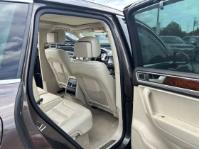 VW Touareg * NAVIGATION| PARKING SENSORS * CARFAX , снимка 17 - Автомобили и джипове - 53695798