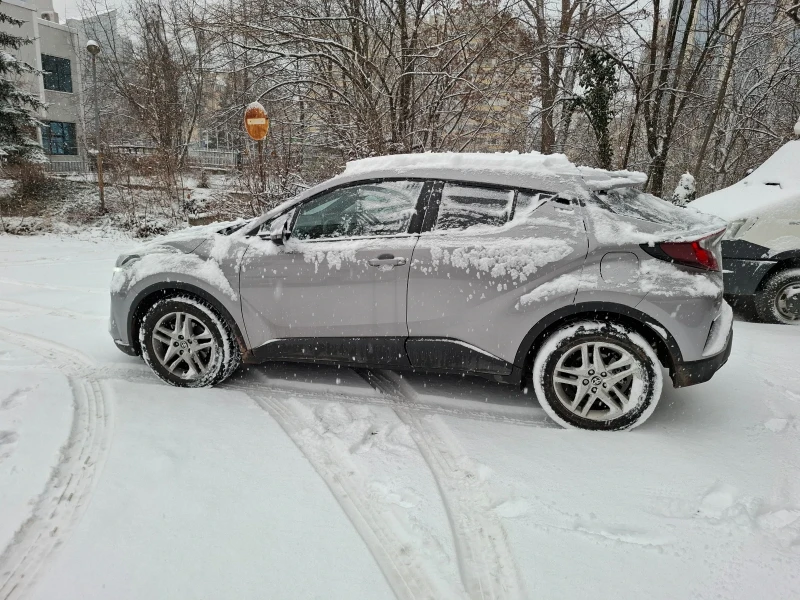 Toyota C-HR 48000км.Бензин, снимка 8 - Автомобили и джипове - 48792498