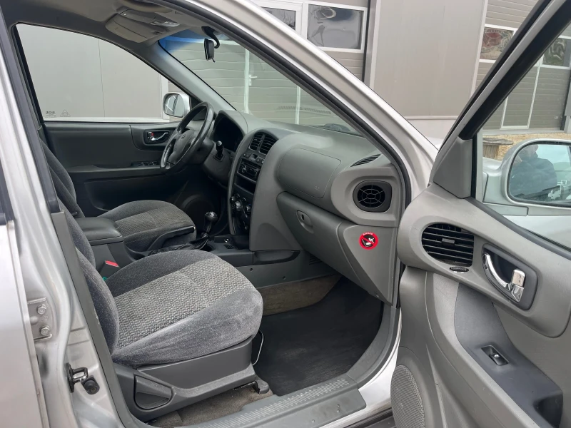 Hyundai Santa fe 2.0CRDI 4x4 климатик 170хил км, снимка 8 - Автомобили и джипове - 49938484