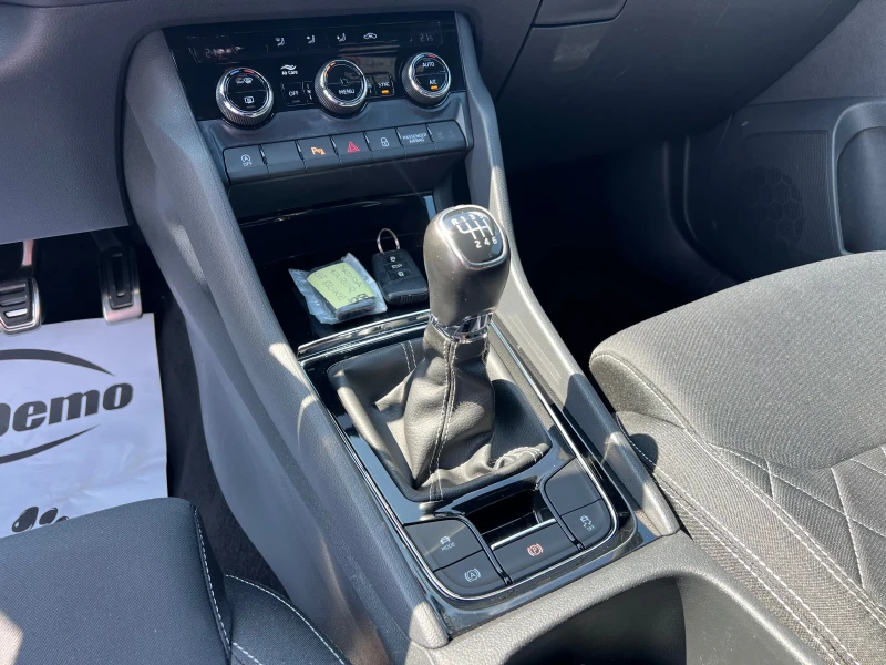 Skoda Karoq 2.0 TDI* Sport Line* Full* , снимка 9 - Автомобили и джипове - 51700341
