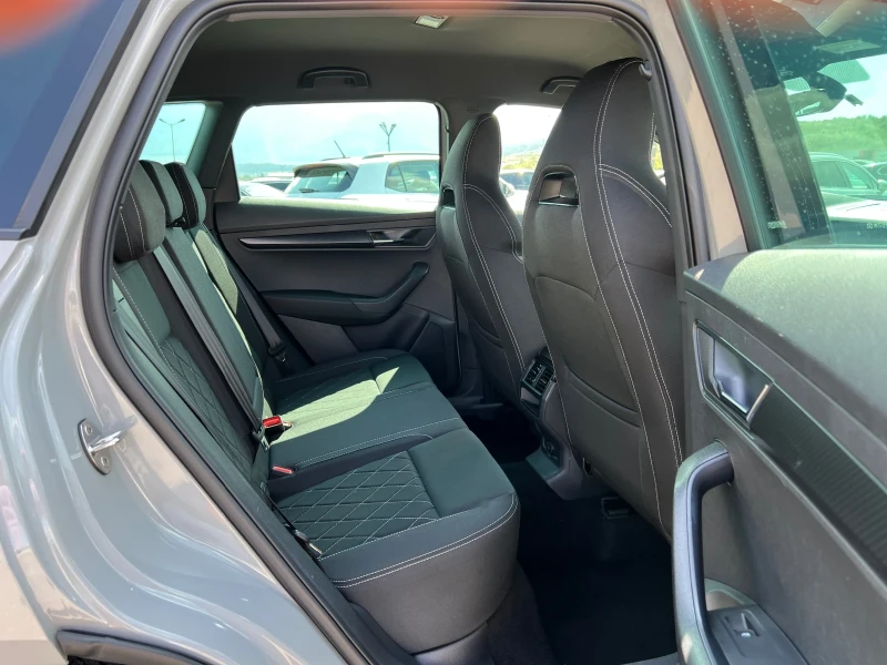 Skoda Karoq 2.0 TDI* Sport Line* Full* , снимка 13 - Автомобили и джипове - 51700341