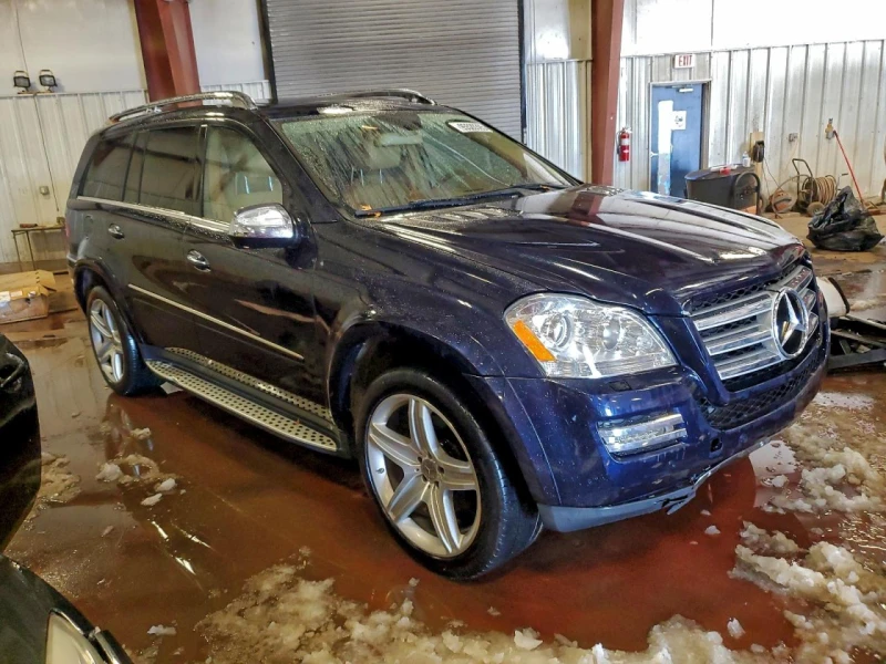 Mercedes-Benz GL 550 4MATIC* ОБДУХВАНЕ/ПОДГРЕВ* 7-МЕСТА* ЕЛ.СЕДАЛКИ* , снимка 3 - Автомобили и джипове - 53178878