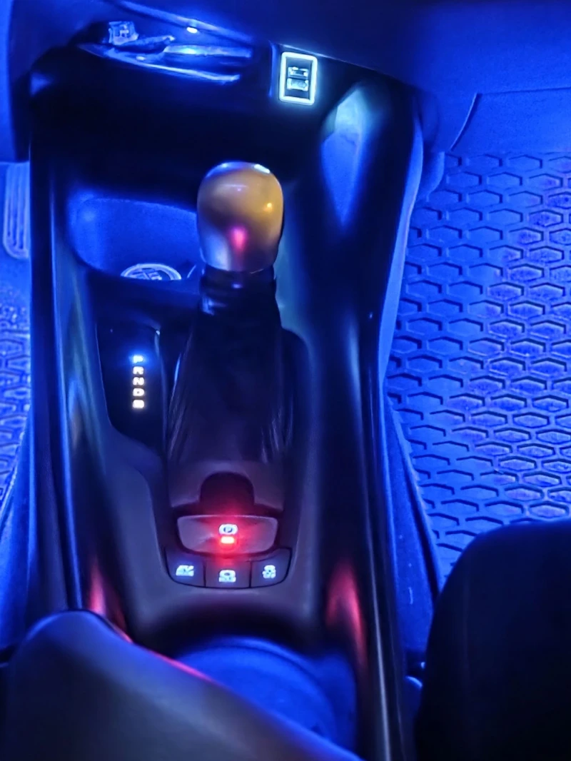 Toyota C-HR, снимка 13 - Автомобили и джипове - 53581316