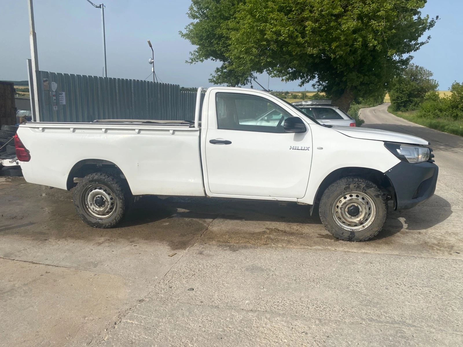 Toyota Hilux 2.4D - изображение 3