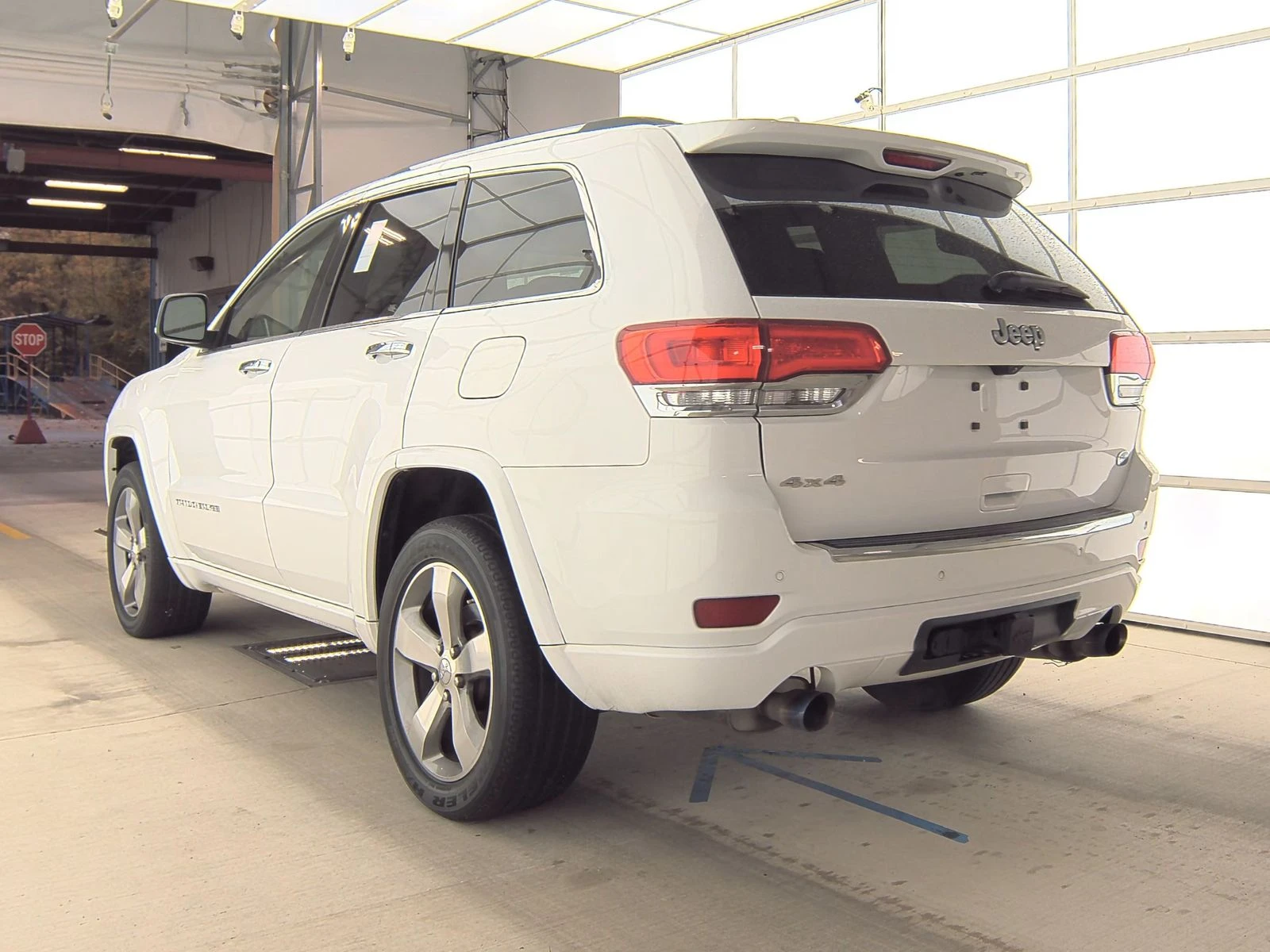 Jeep Grand cherokee 2014 Jeep Grand Cherokee Overland - изображение 6