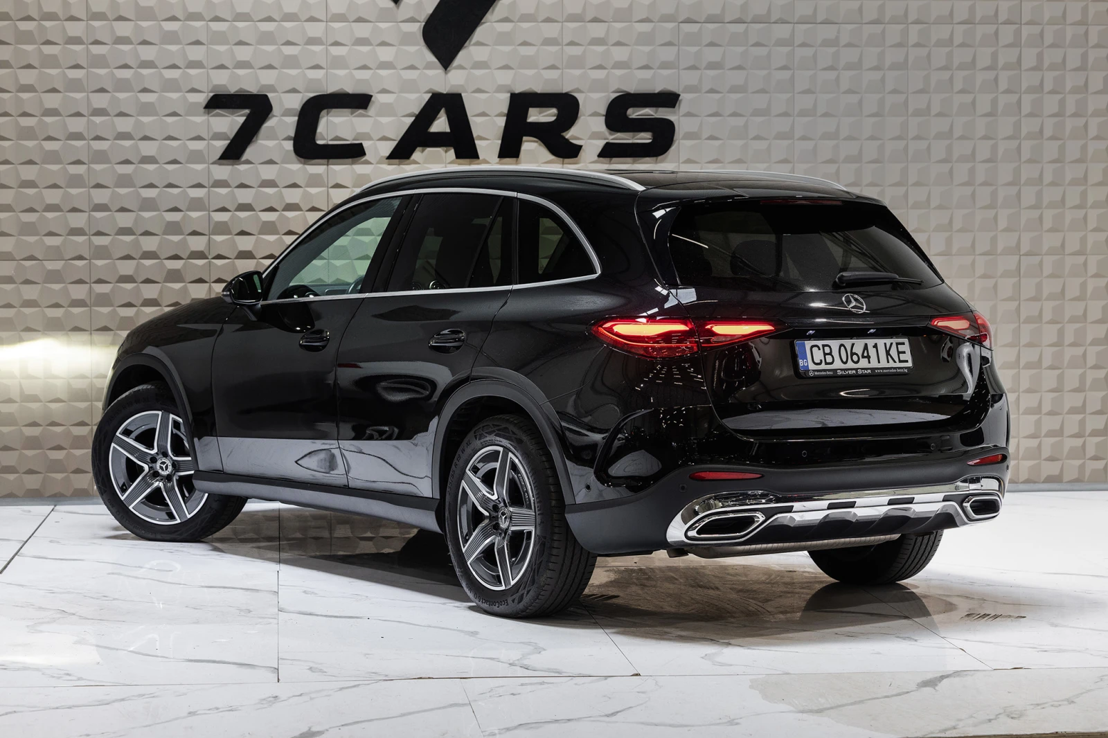 Mercedes-Benz GLC 300 * 4MATIC * LED MULTIBEAM * 360  CAMERA * 1 СОБСТВЕ - изображение 4