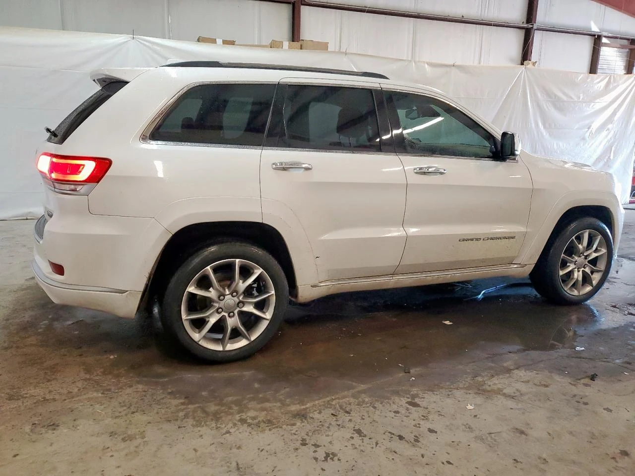 Jeep Grand cherokee SUMMIT 5.7 HEMI Обдух* HARMAN/KARDON* 8ZF* Въздух* - изображение 5