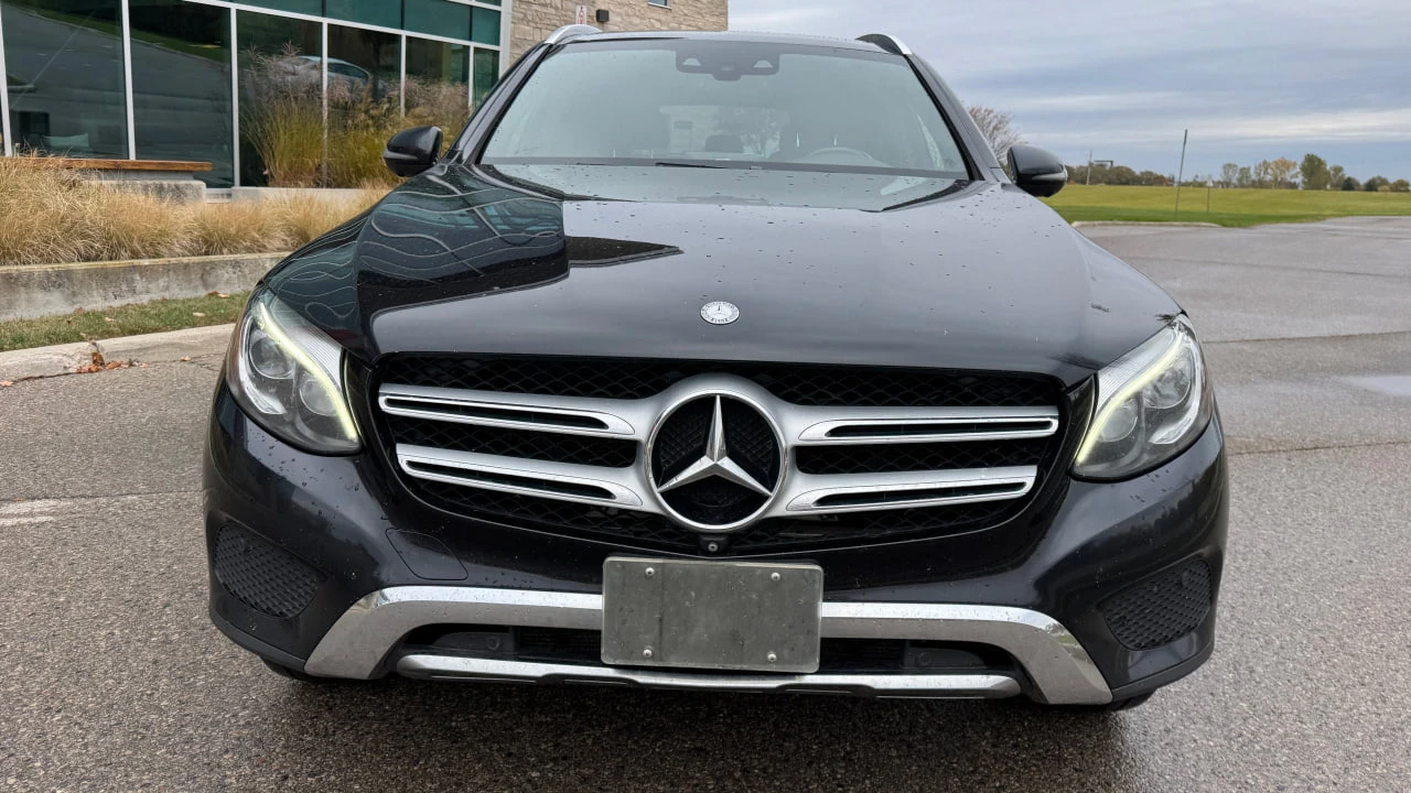 Mercedes-Benz GLC 300 * АВТО КРЕДИТ* ЦЕНА ДО БГ * СЕРВИЗНА ИСТОРИЯ *  - изображение 2