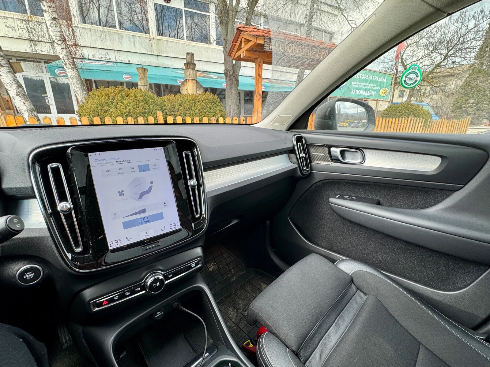 Volvo XC40 91000км - изображение 6