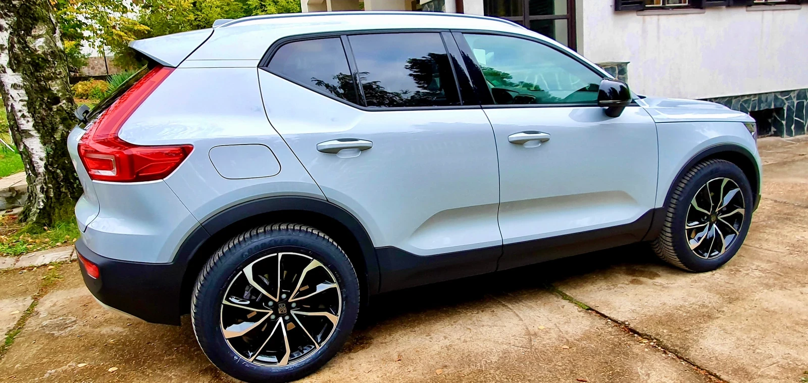 Volvo XC40 91000км - изображение 2