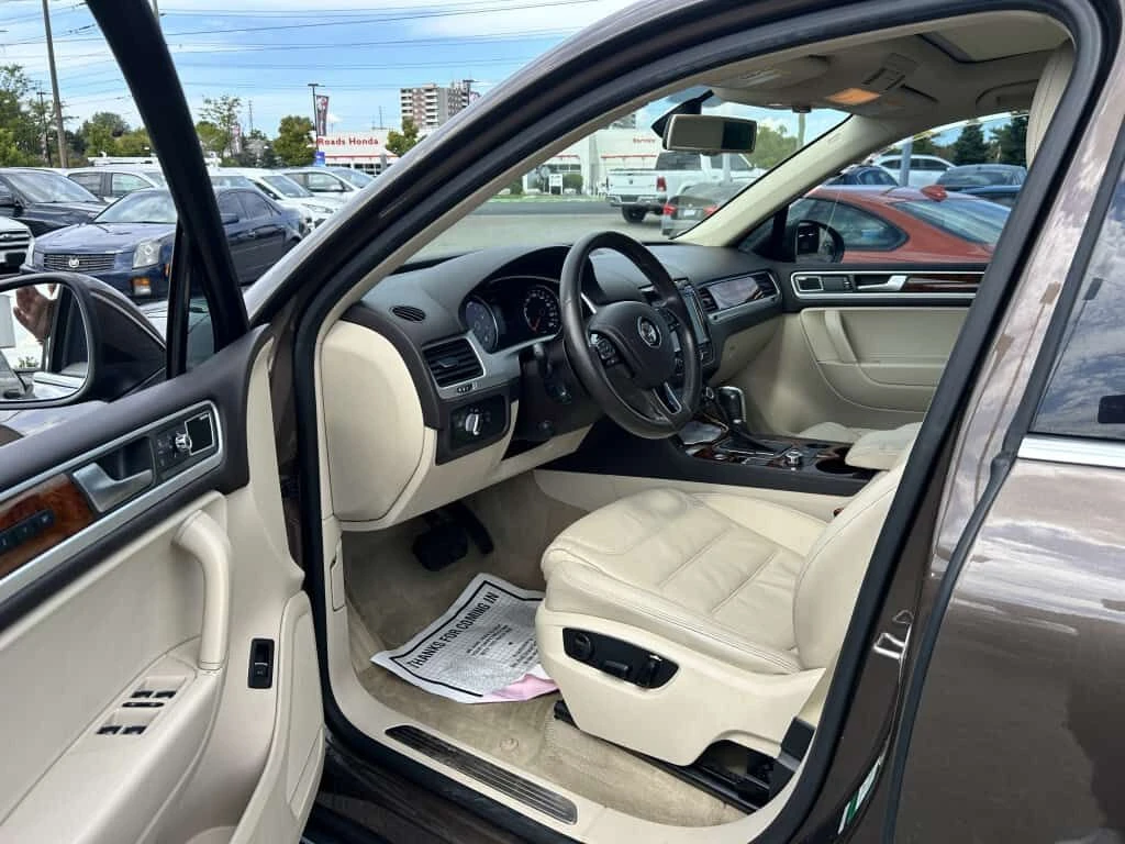 VW Touareg * NAVIGATION| PARKING SENSORS * CARFAX  | Mobile.bg � ����������� 10