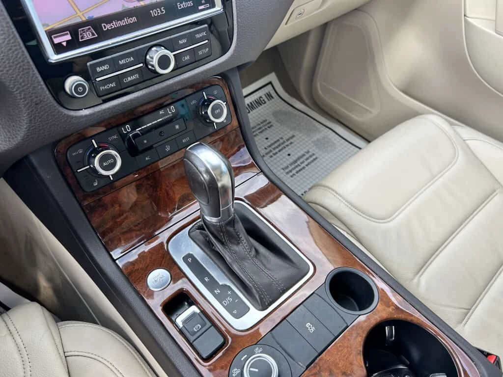 VW Touareg * NAVIGATION| PARKING SENSORS * CARFAX  | Mobile.bg � ����������� 14