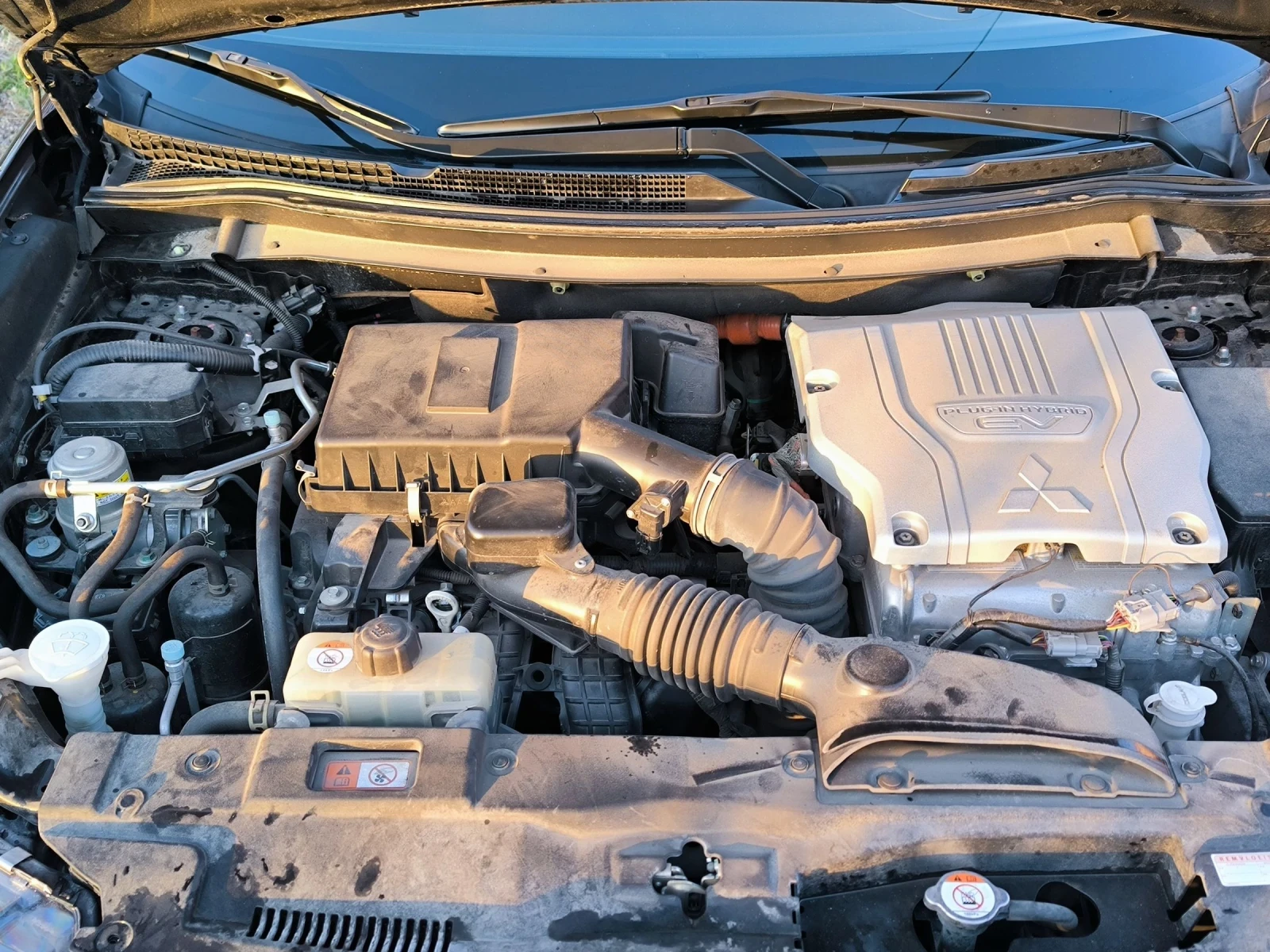 Mitsubishi Outlander PHEV, снимка 16 - Автомобили и джипове - 53822219