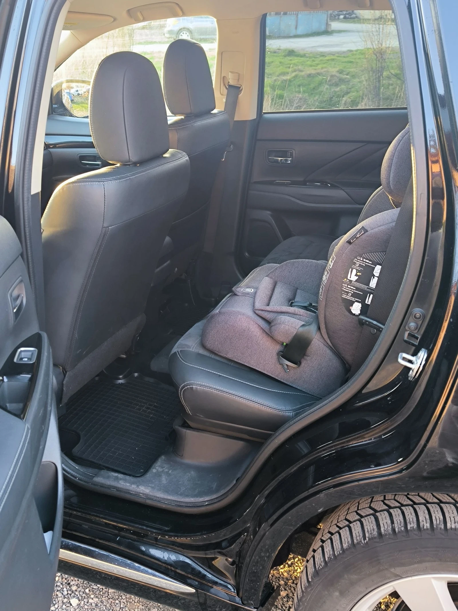 Mitsubishi Outlander PHEV, снимка 8 - Автомобили и джипове - 53822219