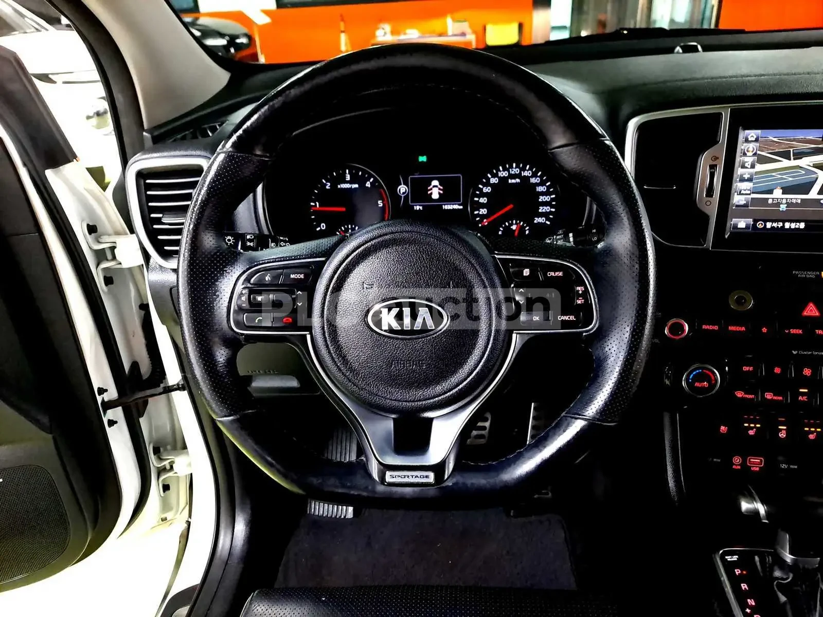 Kia Sportage 4x4| КАМЕРА| ОБДУХВАНЕ| ПОДГРЕВ| ВКЛ.ТЕХНОТЕСТ, снимка 5 - Автомобили и джипове - 55033873
