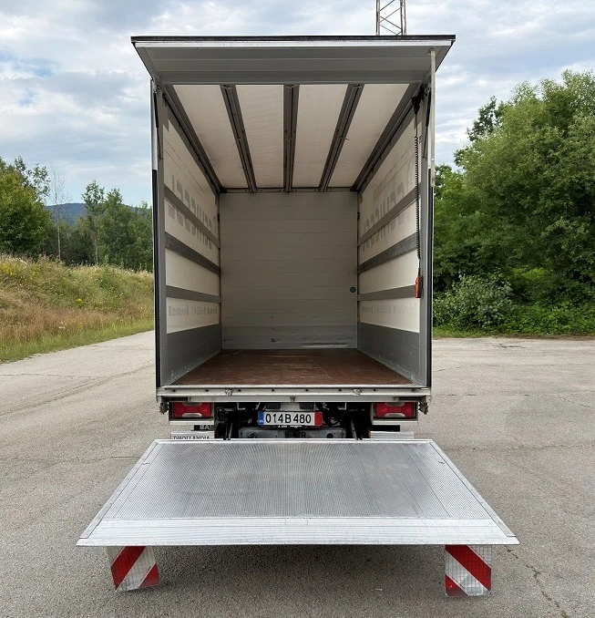 Iveco 35c18 3.0L* ЩОРИ+ БОРД* 4.50м* КЛИМА* Дв ПАКЕТ РЕСОРИ* N, снимка 8 - Бусове и автобуси - 53937429