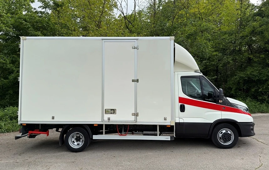 Iveco 35c18 3.0L* ФУРГОН+ ВРАТИ* КЛИМА* Дв ПАКЕТ РЕСОРИ* N1, снимка 3 - Бусове и автобуси - 53937429