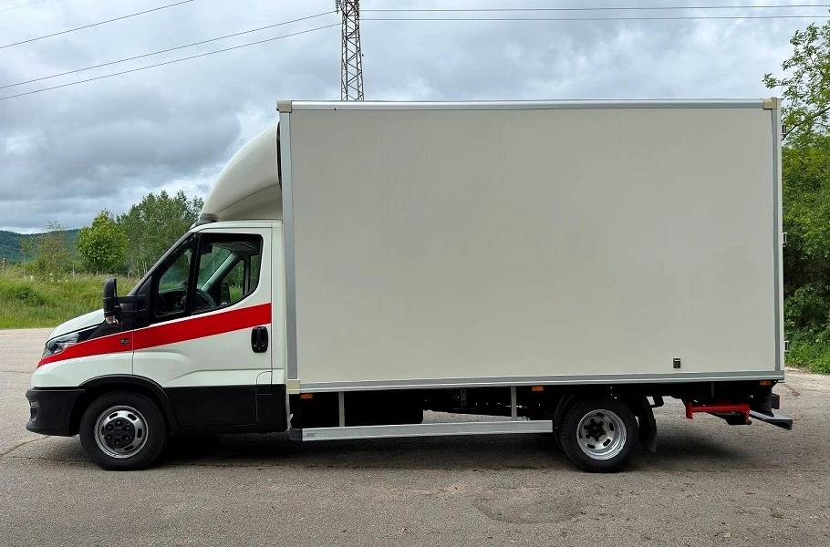 Iveco 35c18 3.0L* ФУРГОН+ ВРАТИ* КЛИМА* Дв ПАКЕТ РЕСОРИ* N1, снимка 4 - Бусове и автобуси - 53937429