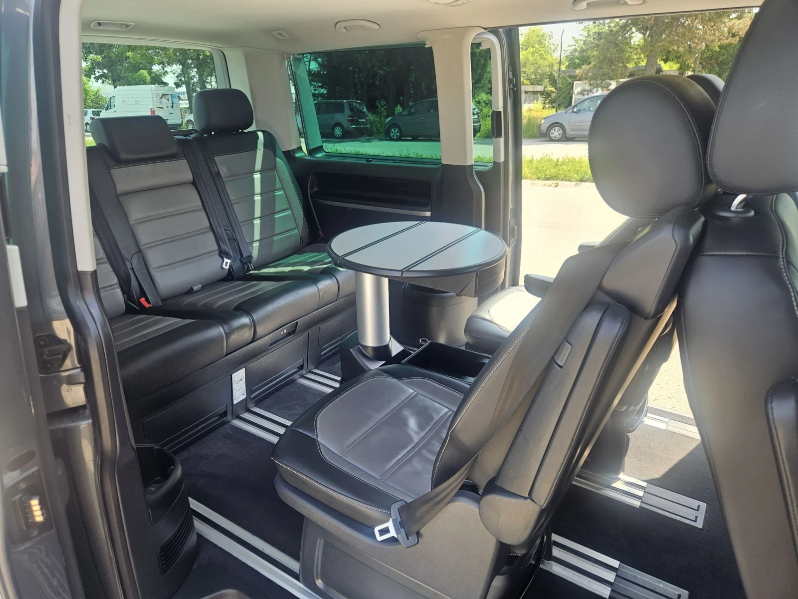 VW Multivan 2.0 tdi  200 k.c. MULTIVAN -  HIGHLINE, снимка 10 - Бусове и автобуси - 54818880