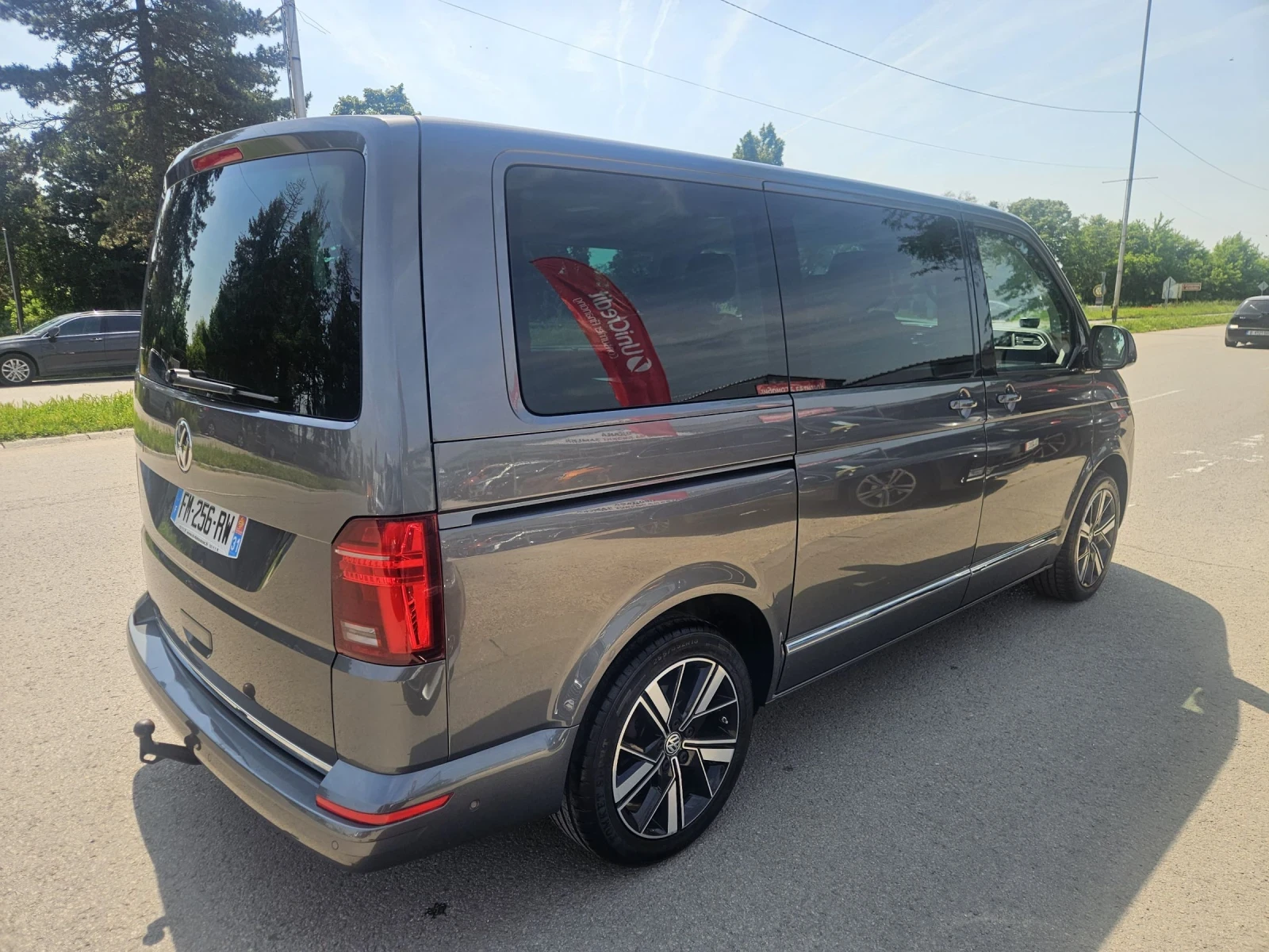 VW Multivan 2.0 tdi  200 k.c. MULTIVAN -  HIGHLINE, снимка 4 - Бусове и автобуси - 54818880