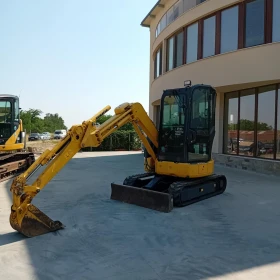  Komatsu