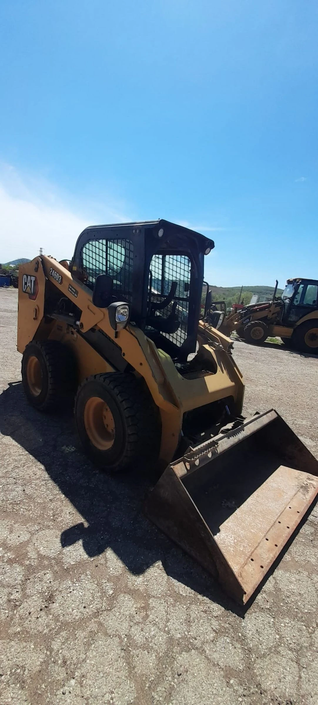 Мини челни товарачи Cat 246D3, снимка 4 - Индустриална техника - 55352728