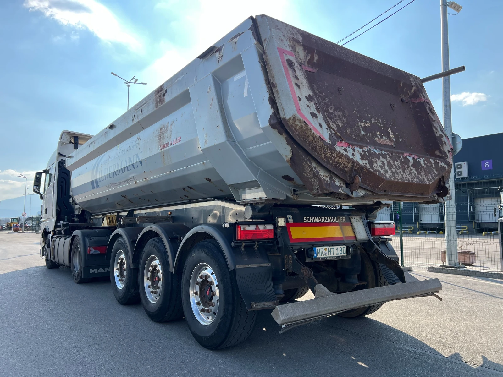 Полуремарке Schwarzmuller 6050кг, 25м3, ALCOA, боге