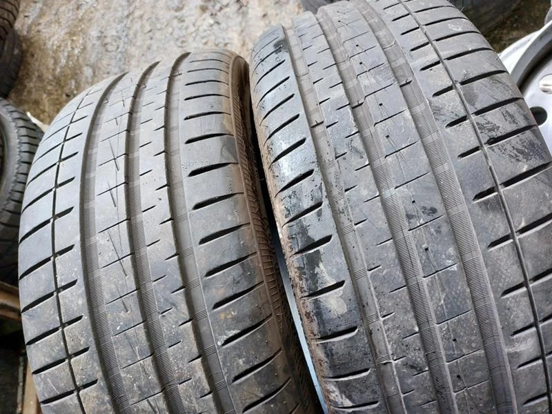 Гуми Летни 225/45R19, снимка 2 - Гуми и джанти - 36665062