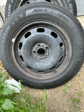 Гуми с джанти Michelin 195/65R15, снимка 3 - Гуми и джанти - 47310163