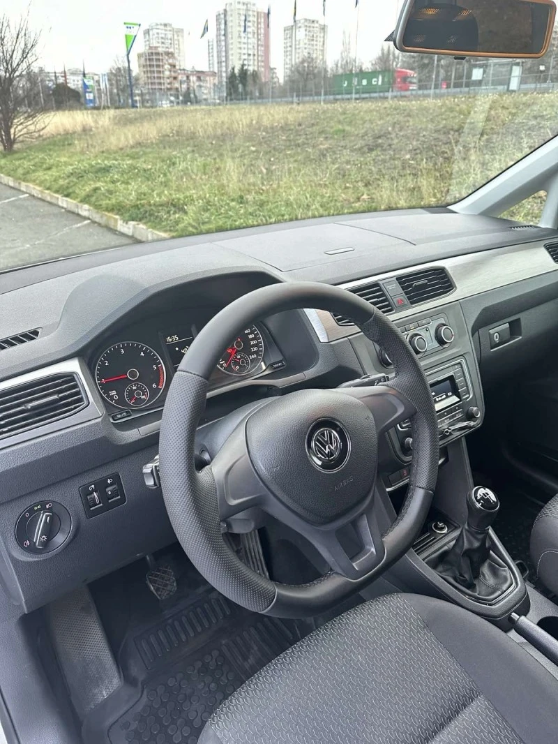 VW Caddy, снимка 4 - Автомобили и джипове - 47233730