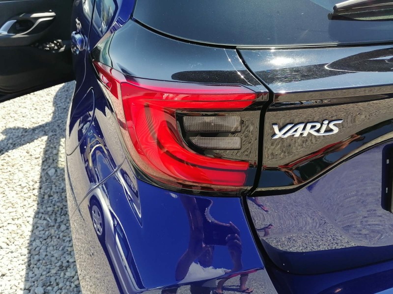 Toyota Yaris 1.0i EURO6, снимка 7 - Автомобили и джипове - 46468586