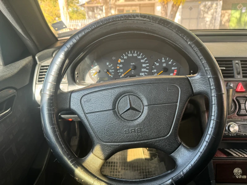 Mercedes-Benz C 220, снимка 6 - Автомобили и джипове - 47779639