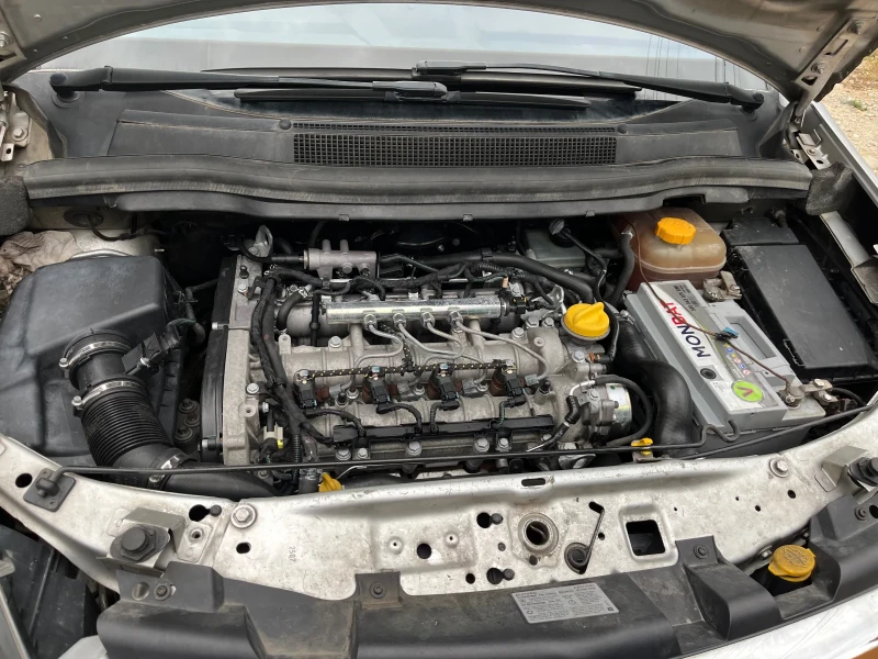 Opel Zafira, снимка 13 - Автомобили и джипове - 51867277