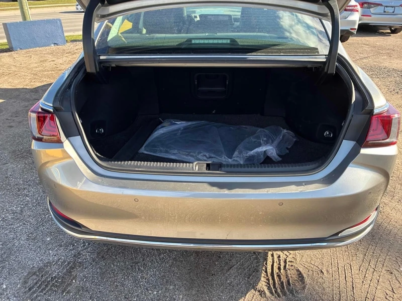 Lexus ES * 300h * CARFAX * БЕЗ ПЪРВОНАЧАЛНА ВНОСКА, снимка 16 - Автомобили и джипове - 52816033