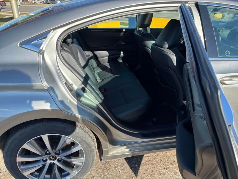 Lexus ES * 300h * CARFAX * БЕЗ ПЪРВОНАЧАЛНА ВНОСКА, снимка 17 - Автомобили и джипове - 52816033