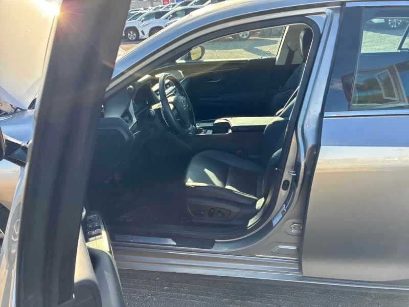 Lexus ES * 300h * CARFAX * БЕЗ ПЪРВОНАЧАЛНА ВНОСКА, снимка 14 - Автомобили и джипове - 52816033