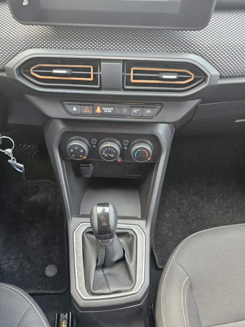 Dacia Sandero 1.0 TCe 90 Stop&Start EDC, снимка 9 - Автомобили и джипове - 52889351