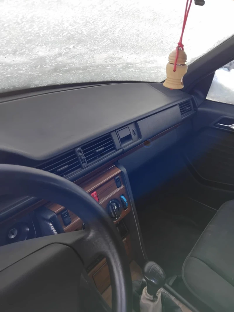 Mercedes-Benz 124, снимка 8 - Автомобили и джипове - 53352042