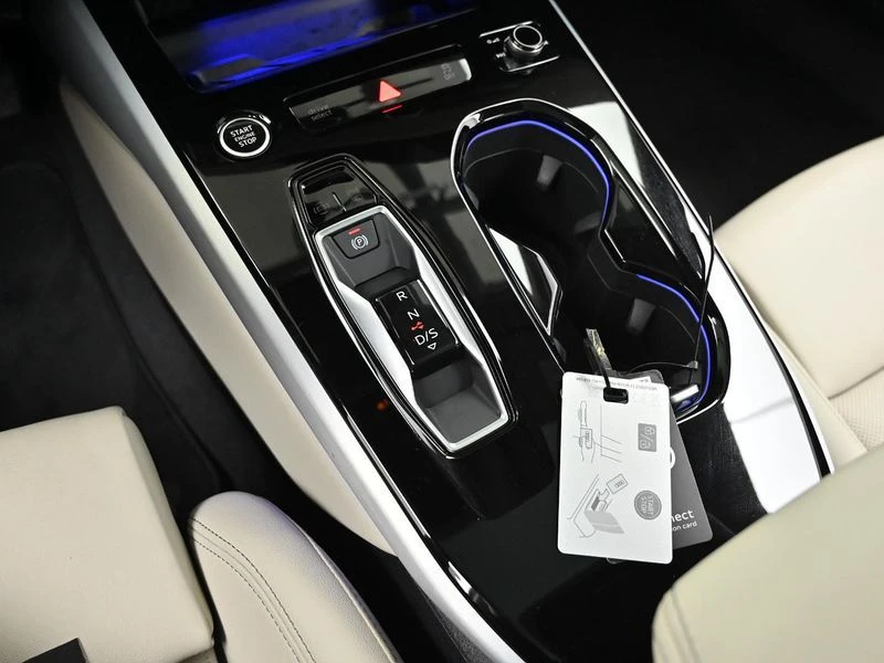 Audi A5 2.0 DYY Automatic, снимка 9 - Автомобили и джипове - 55960318
