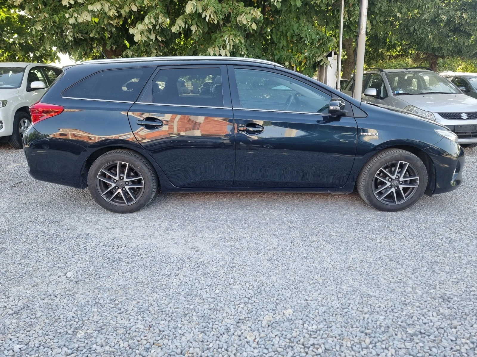 Toyota Auris 1, 8 Hybrid  - изображение 8