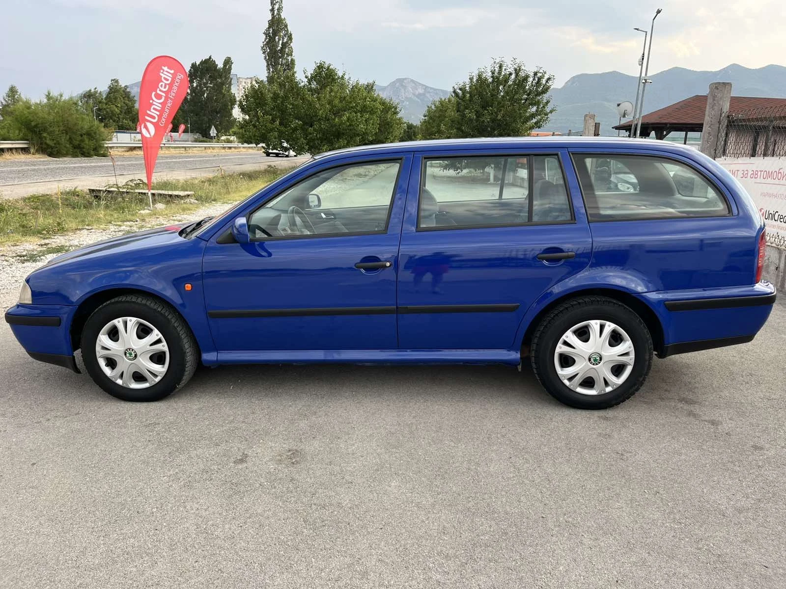 Skoda Octavia 1.9TDI 110кс КЛИМАТРОНИК РЕГИСТРИРАНА ОБСЛУЖЕНА - изображение 6