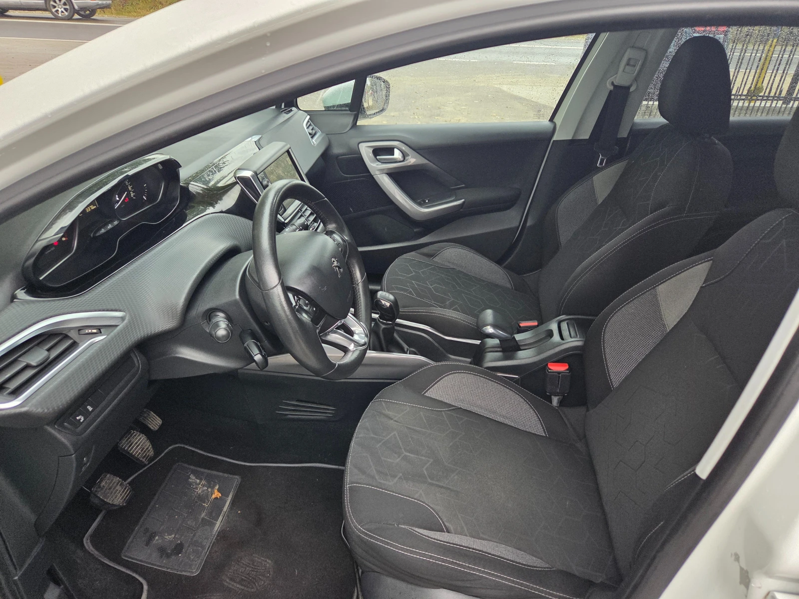 Peugeot 2008 1.6 HDI* * * EVRO 6 * * *  | Mobile.bg — изображение 14