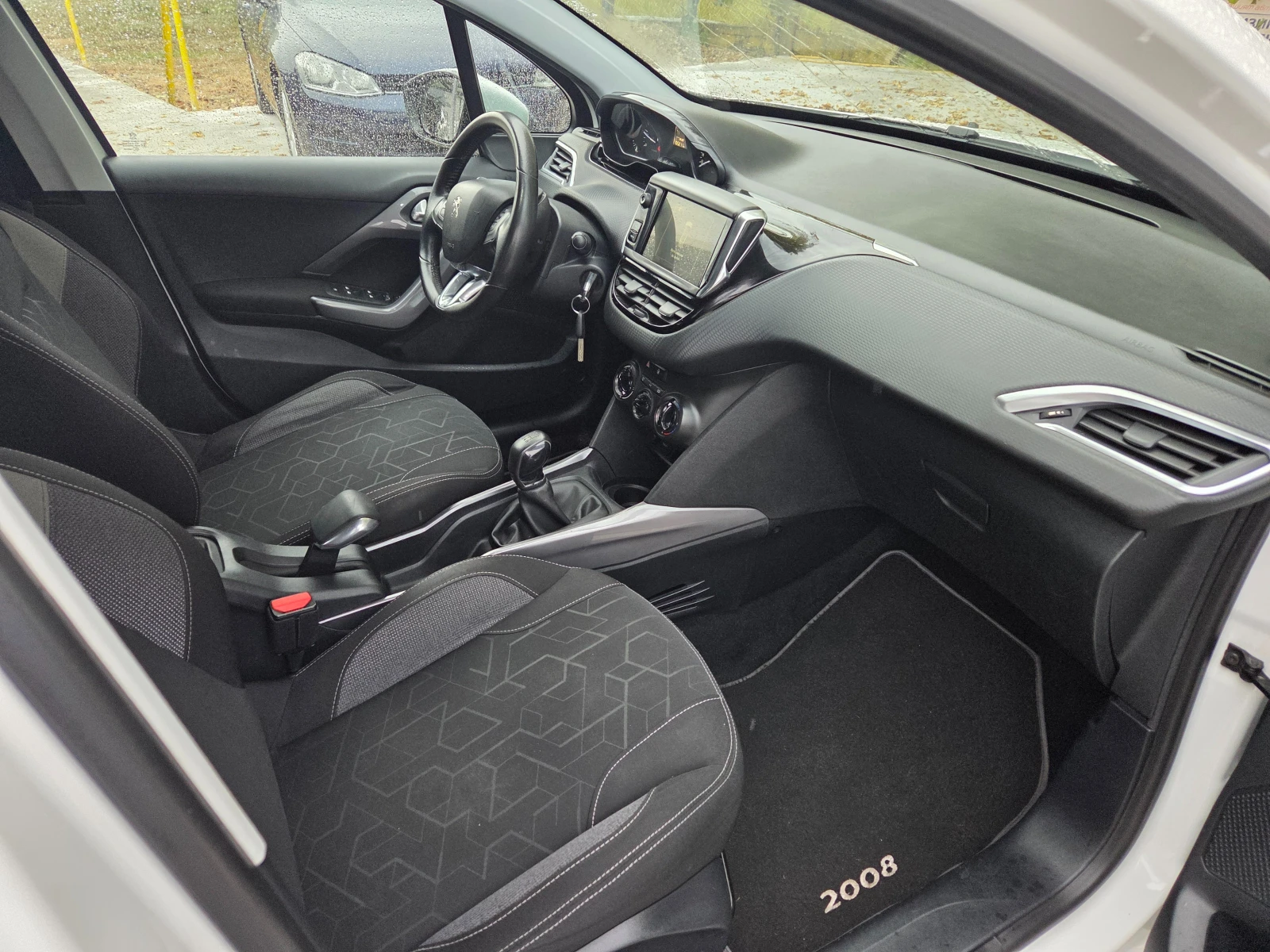 Peugeot 2008 1.6 HDI* * * EVRO 6 * * *  - изображение 10