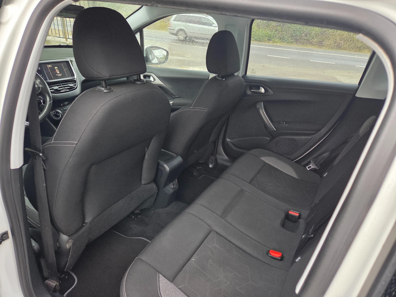 Peugeot 2008 1.6 HDI* * * EVRO 6 * * *  | Mobile.bg — изображение 11